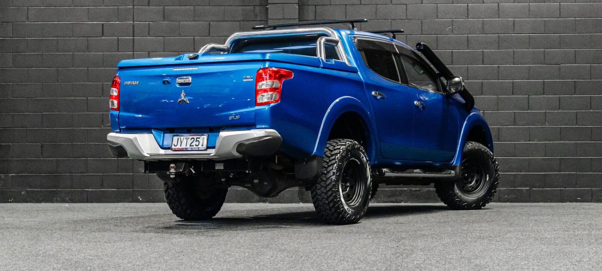 Vehicle Gallery Image
