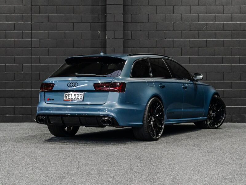 Vehicle Gallery Image