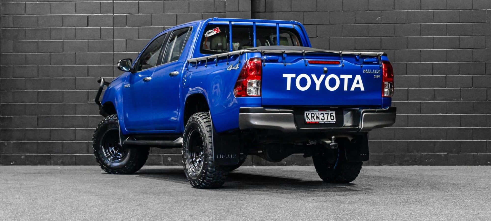 Vehicle Gallery Image
