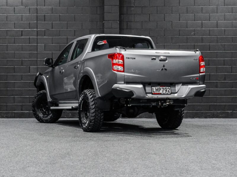 Vehicle Gallery Image
