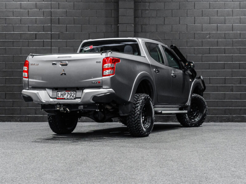 Vehicle Gallery Image