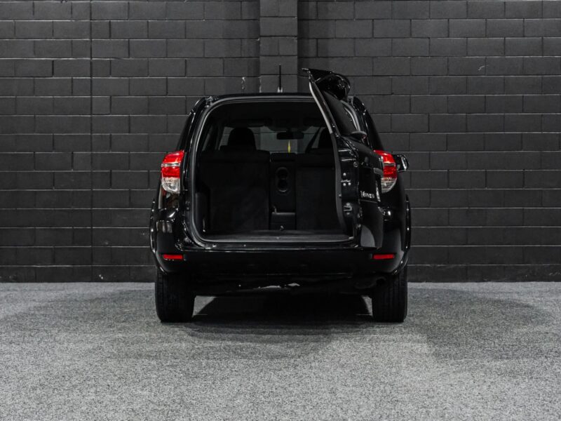 Vehicle Gallery Image