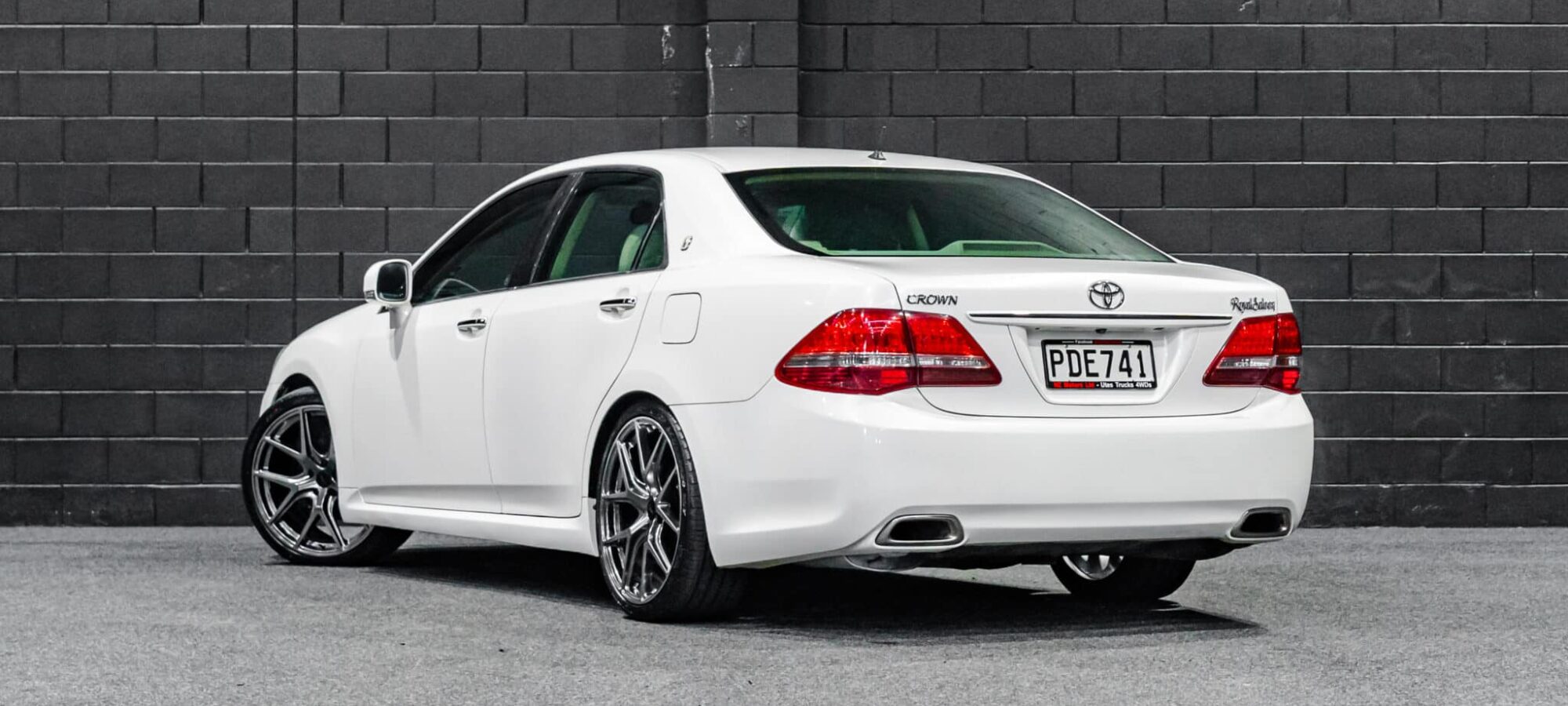 Vehicle Gallery Image