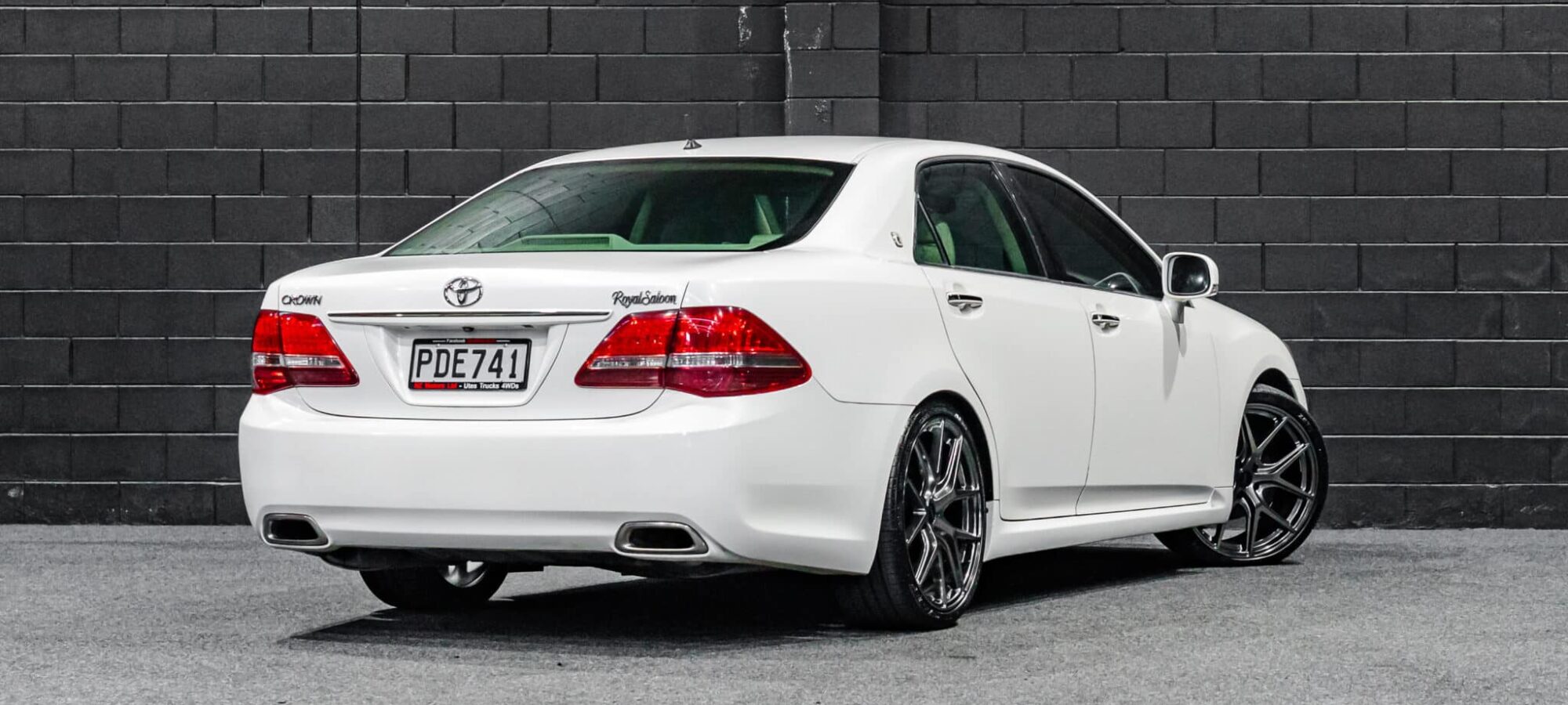 Vehicle Gallery Image