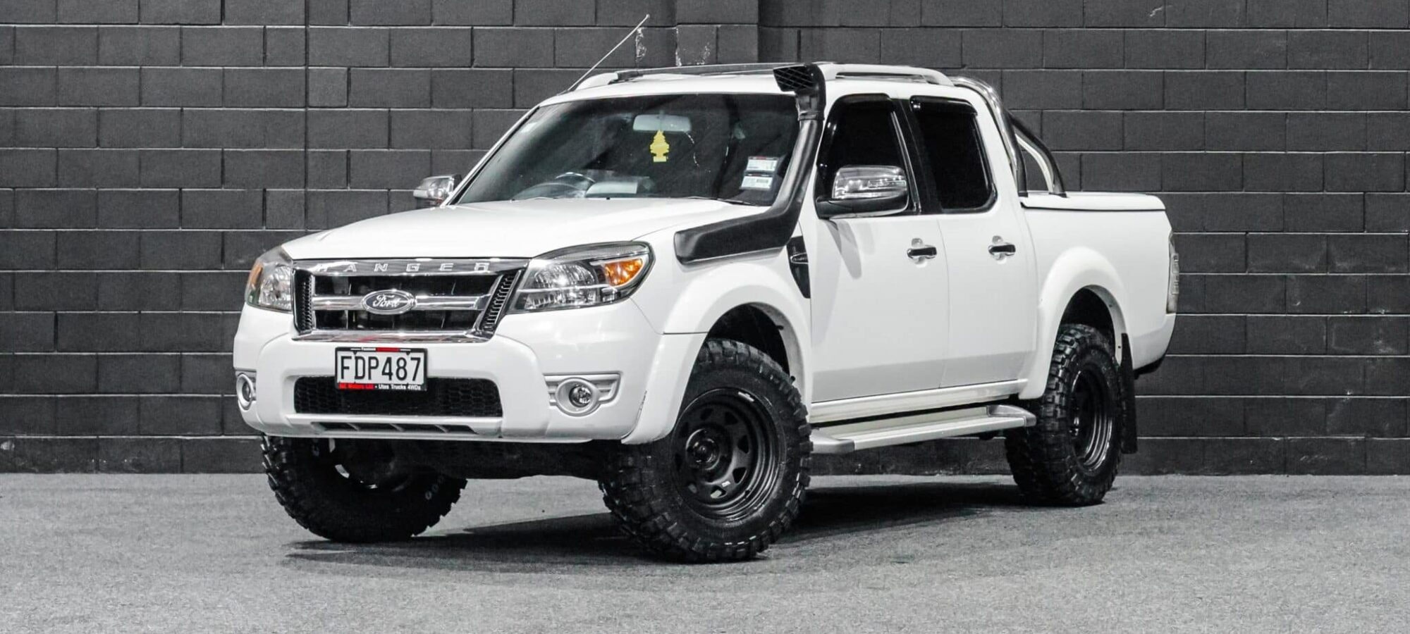 Vehicle Gallery Image