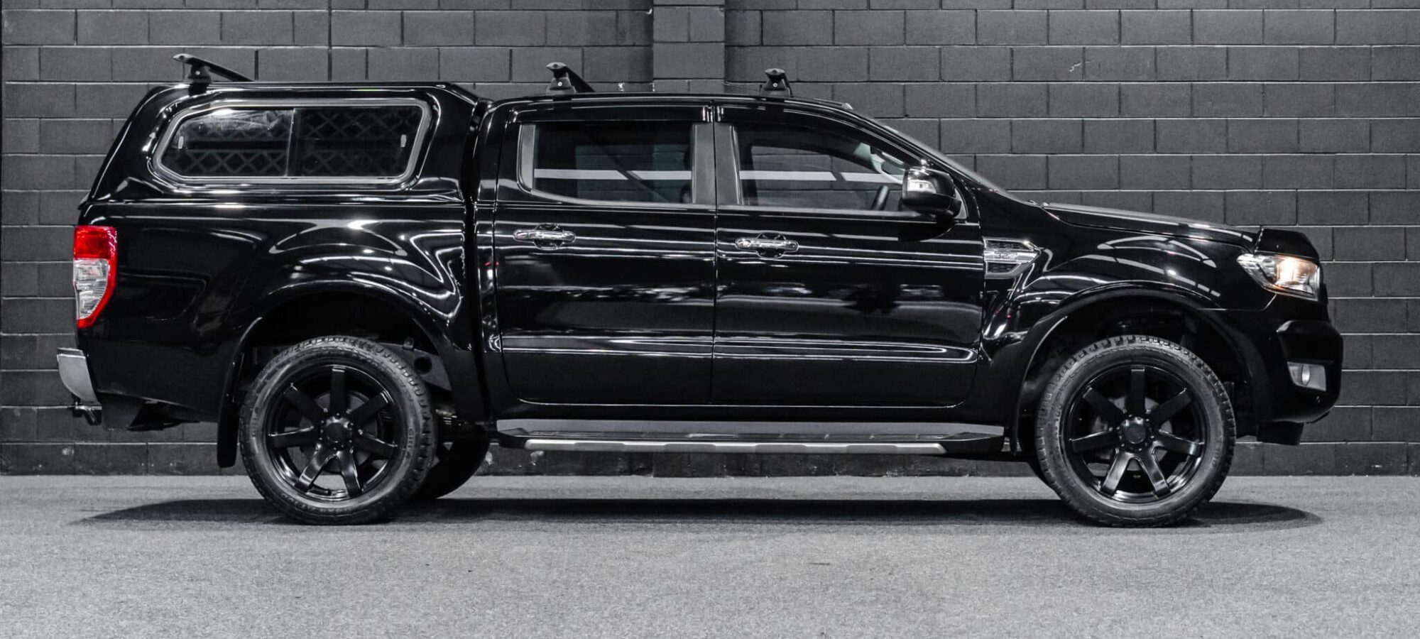 Vehicle Gallery Image
