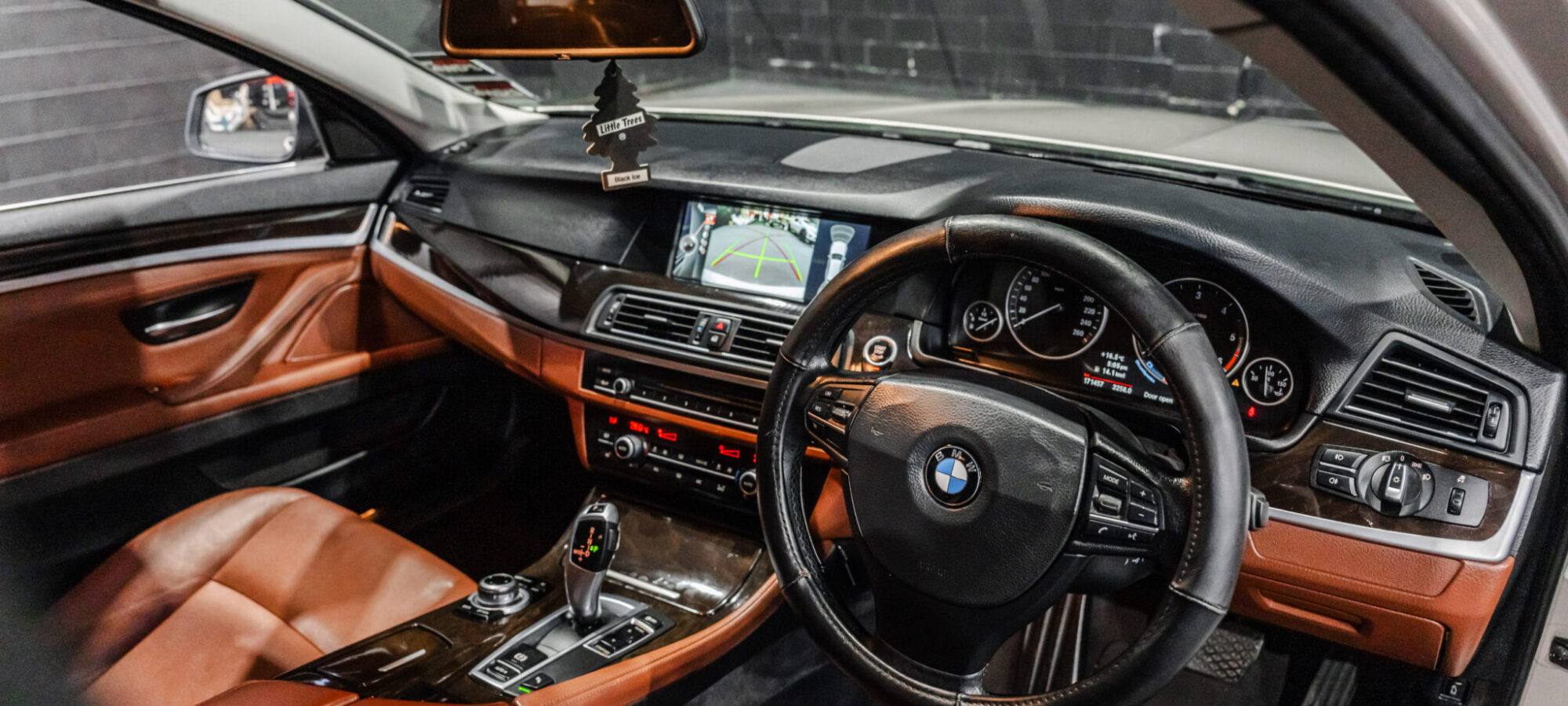 Vehicle Gallery Image