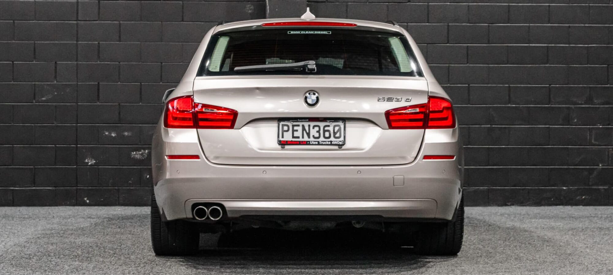Vehicle Gallery Image