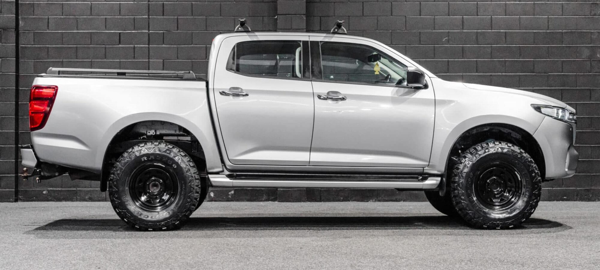 Vehicle Gallery Image