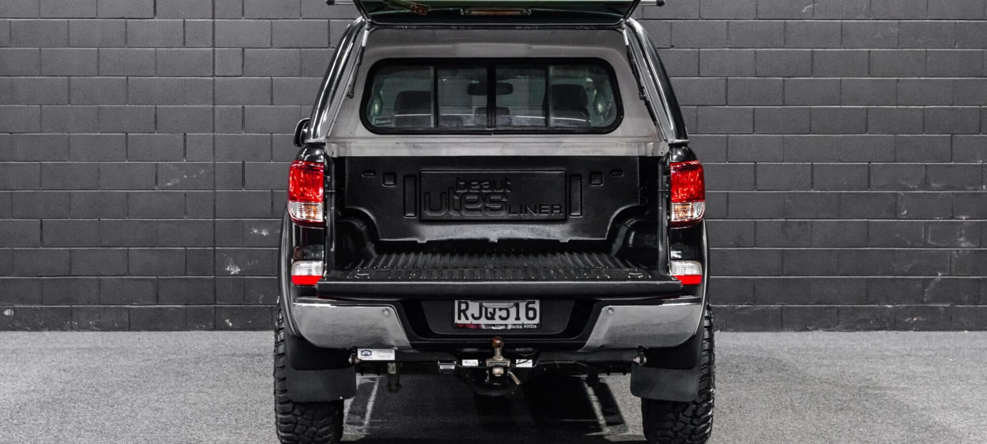 Vehicle Gallery Image