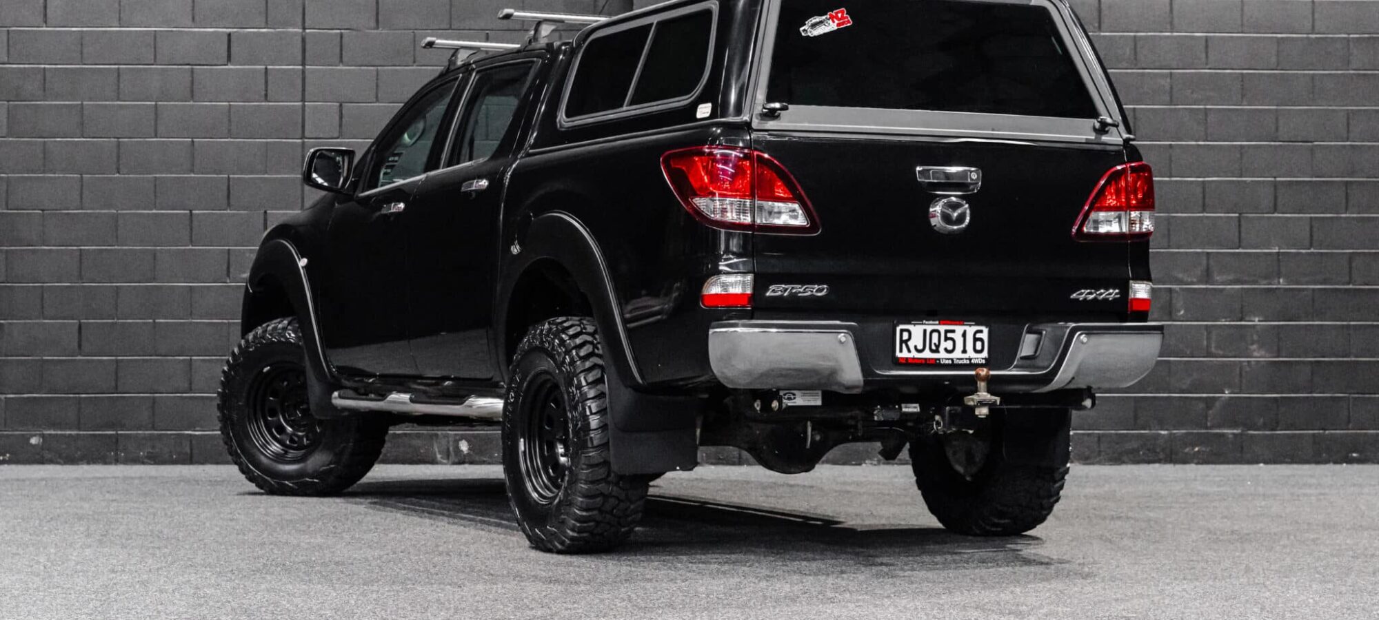 Vehicle Gallery Image