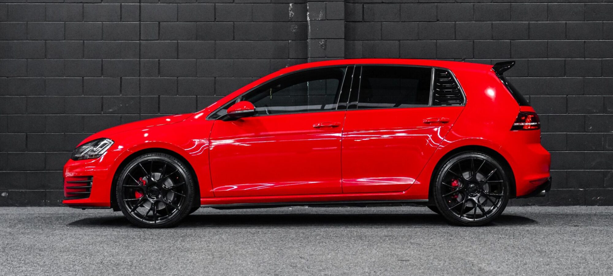 Vehicle Gallery Image