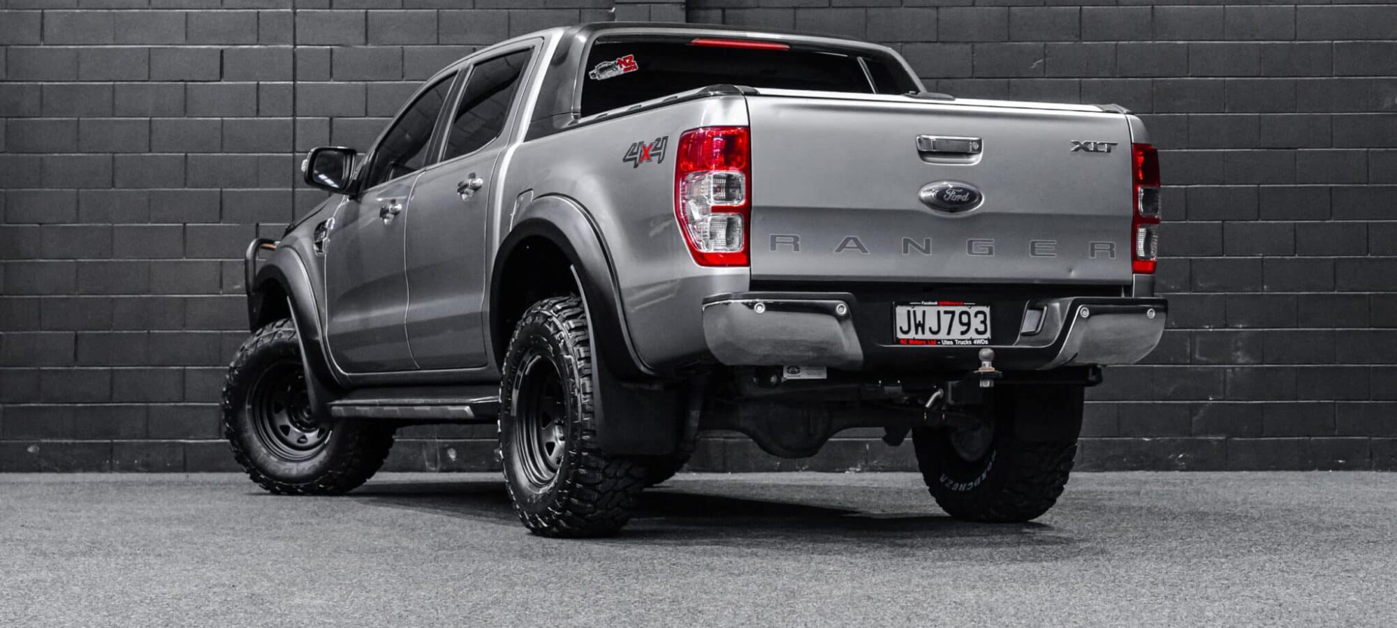 Vehicle Gallery Image