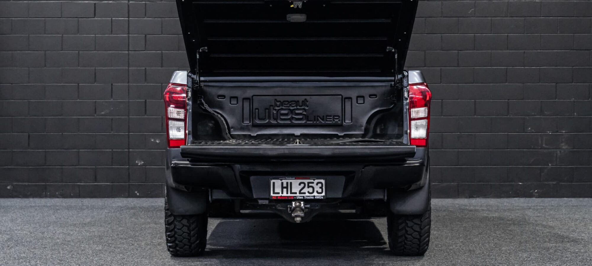 Vehicle Gallery Image