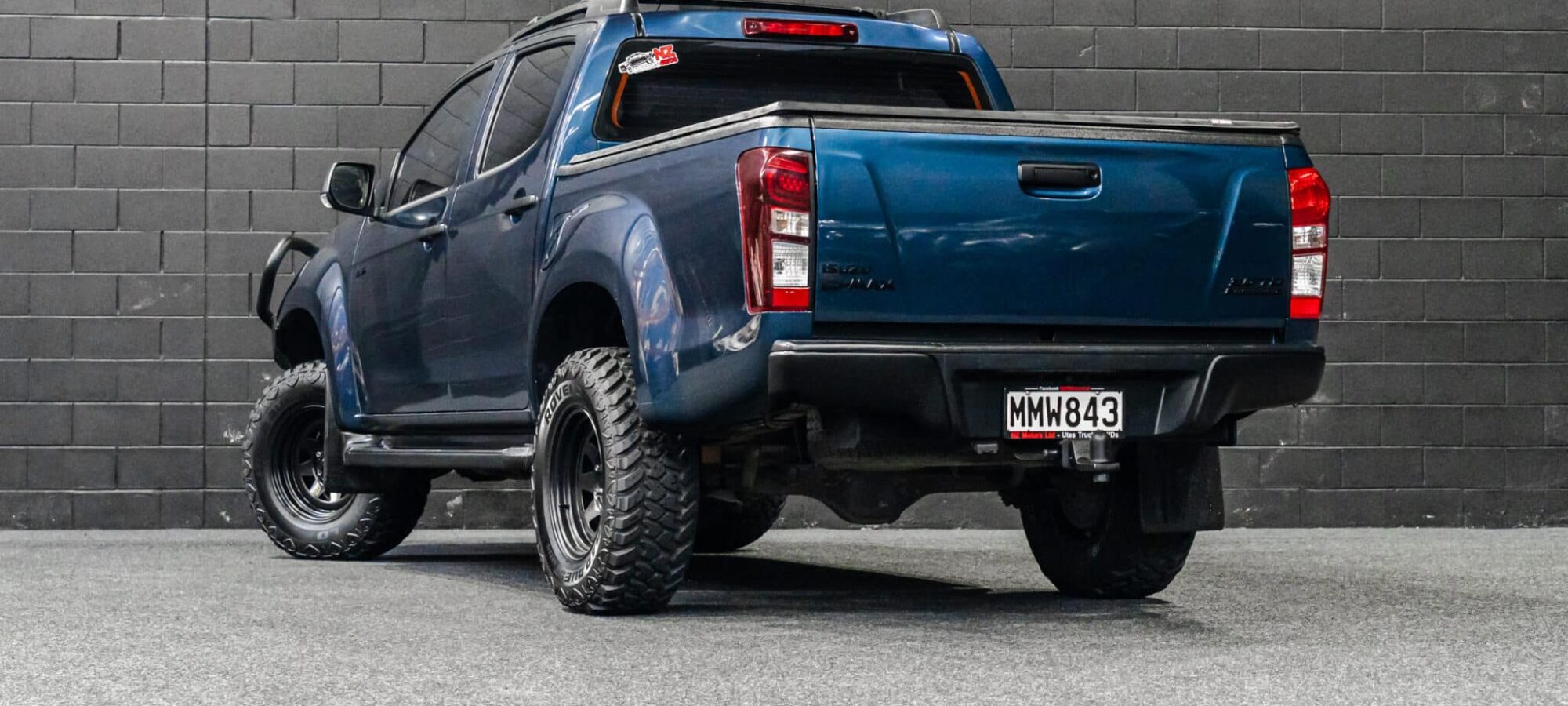 Vehicle Gallery Image