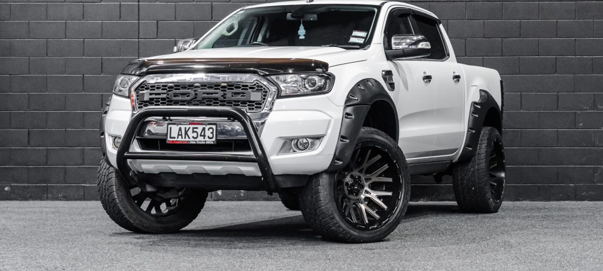 Vehicle Gallery Image