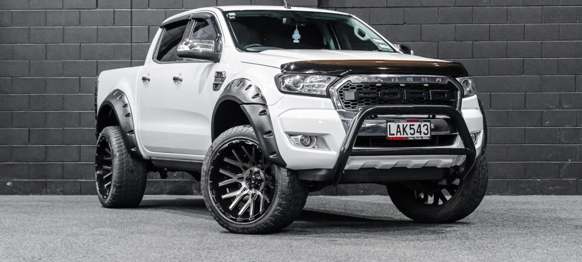 Vehicle Gallery Image