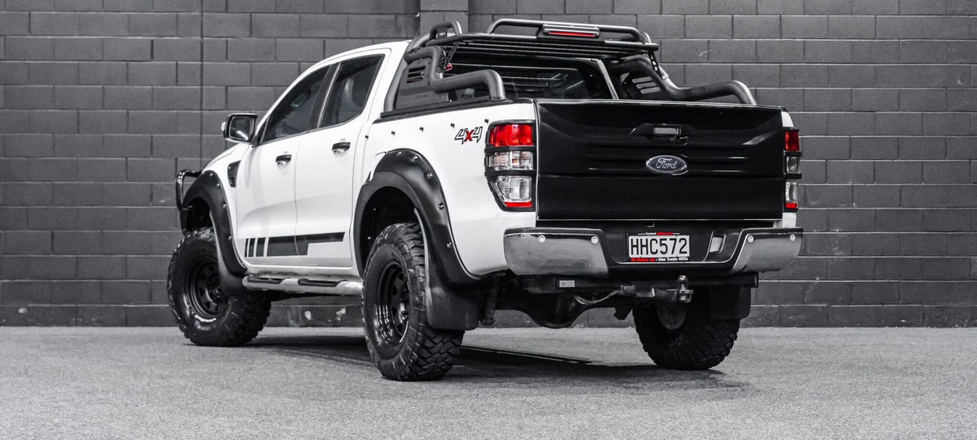 Vehicle Gallery Image