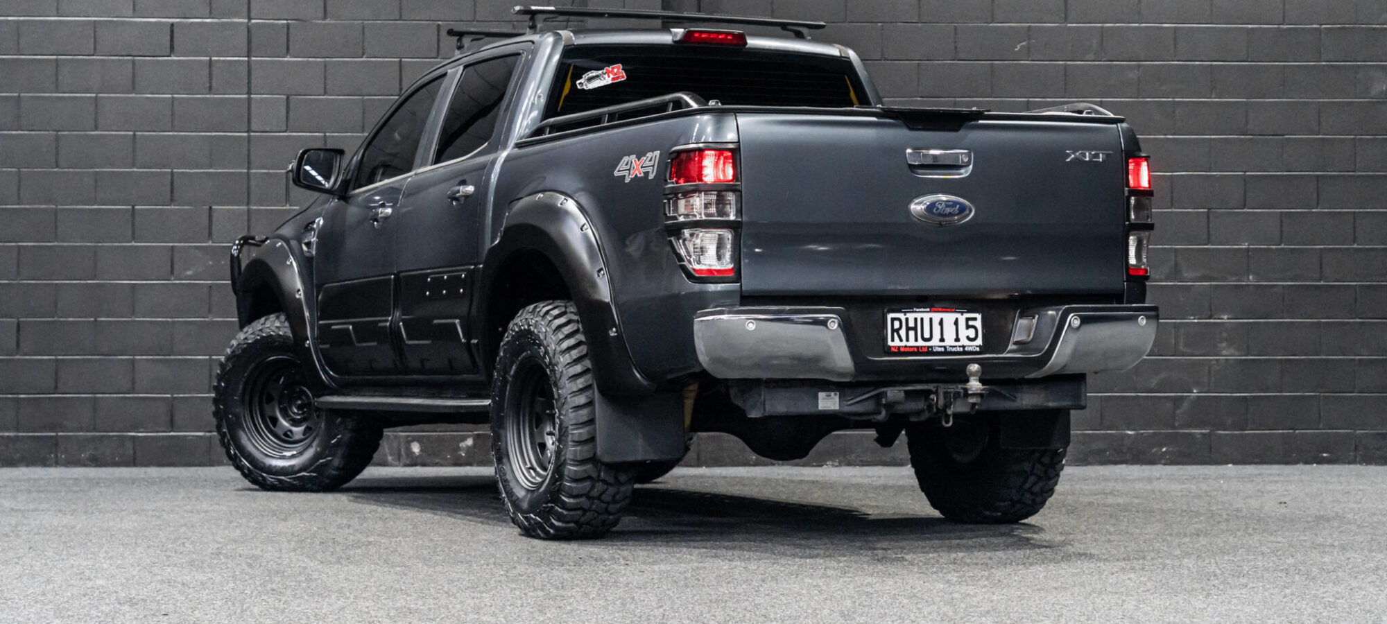 Vehicle Gallery Image