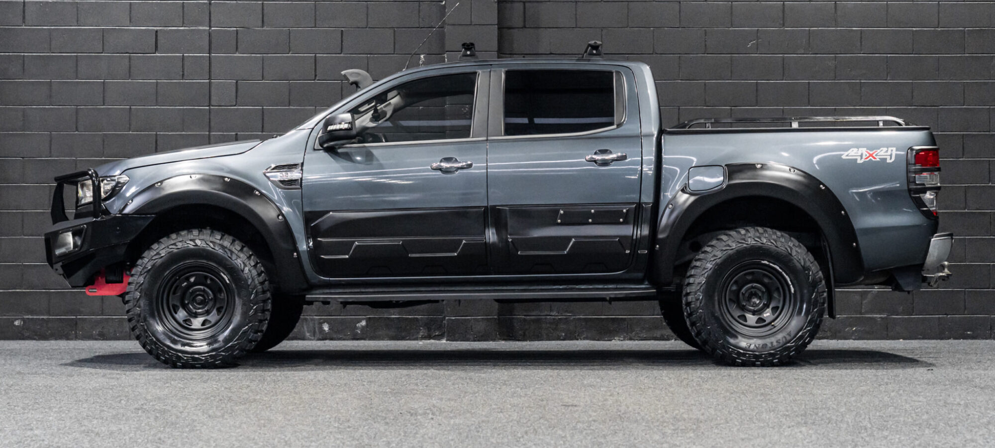 Vehicle Gallery Image