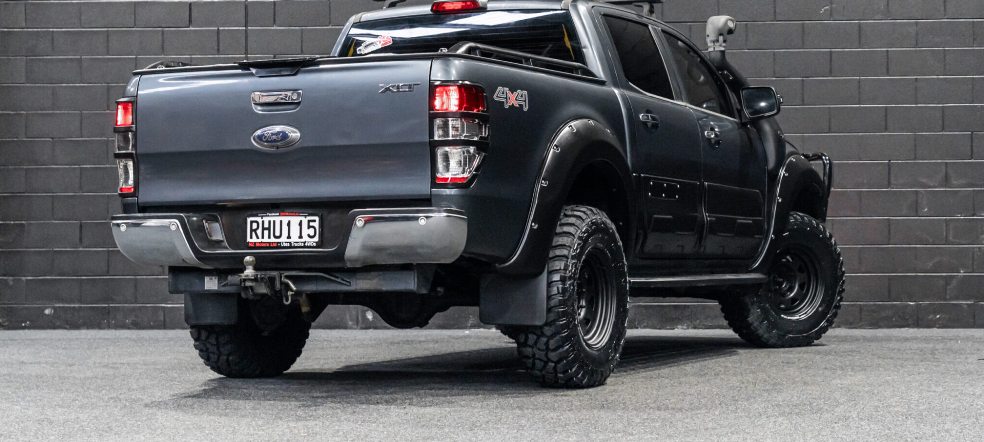 Vehicle Gallery Image