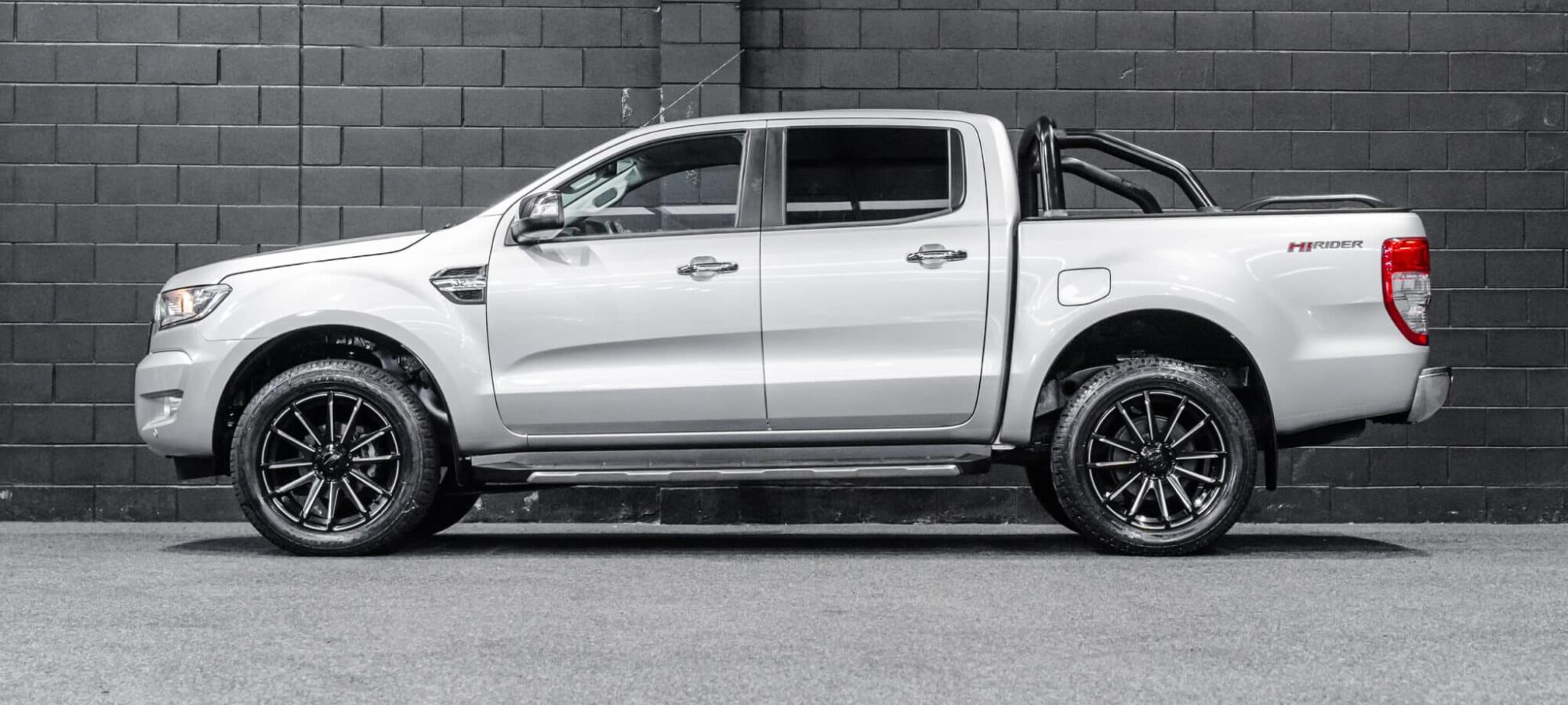 Vehicle Gallery Image
