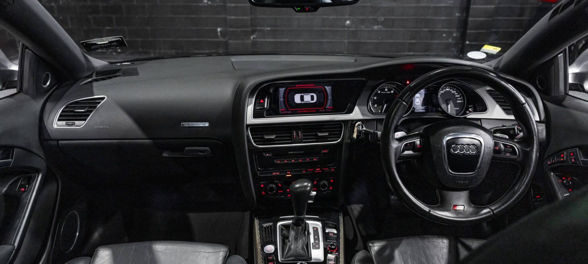 Vehicle Gallery Image