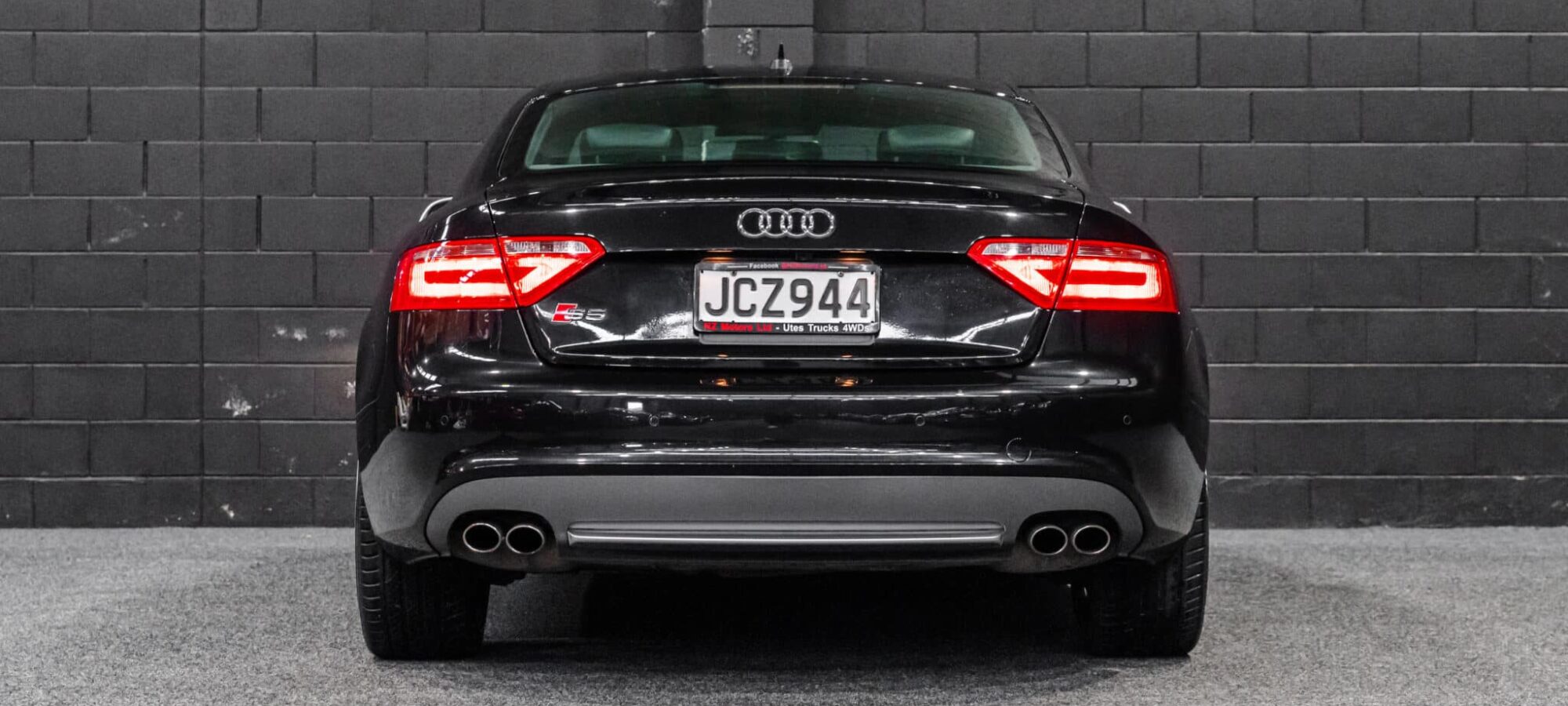 Vehicle Gallery Image