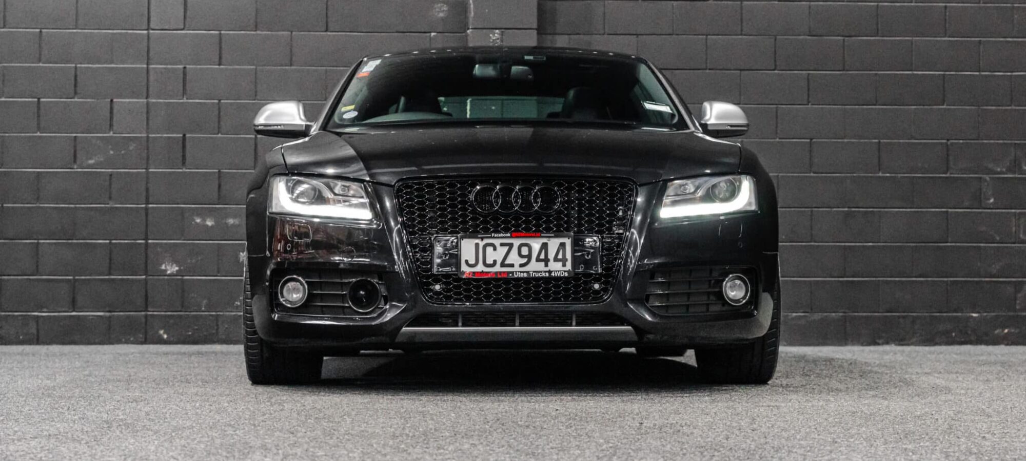 Vehicle Gallery Image
