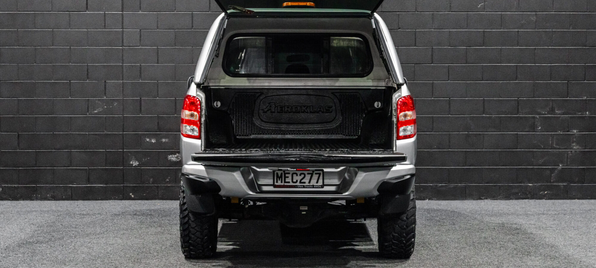 Vehicle Gallery Image