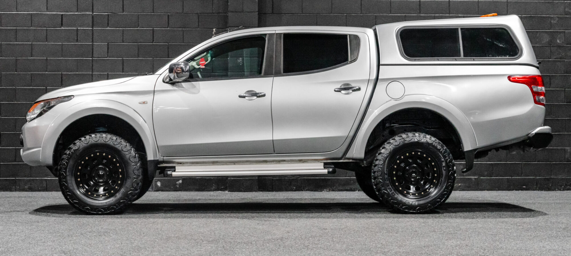 Vehicle Gallery Image
