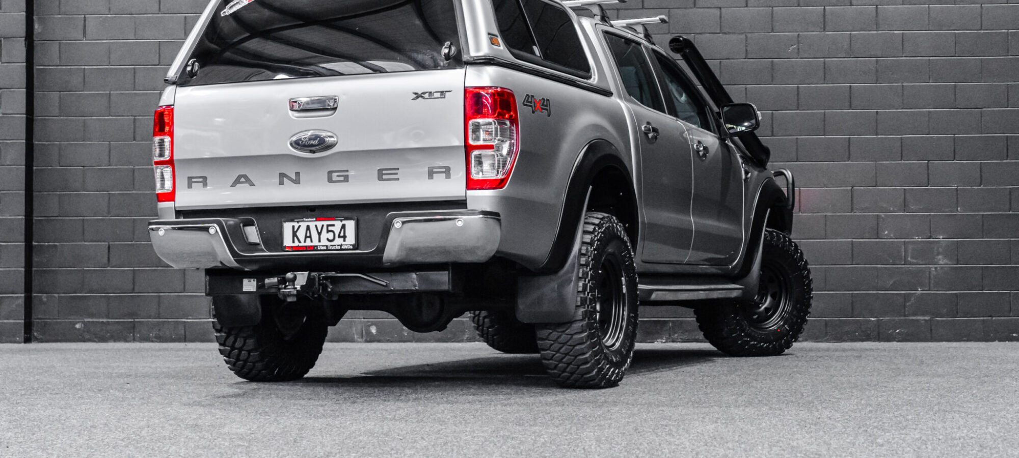 Vehicle Gallery Image