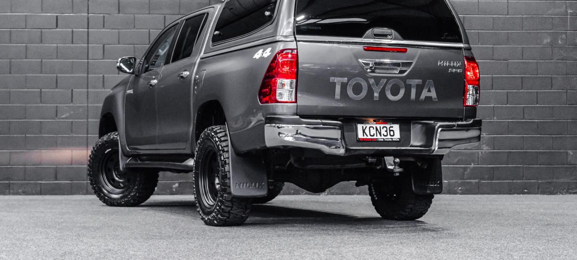 Vehicle Gallery Image