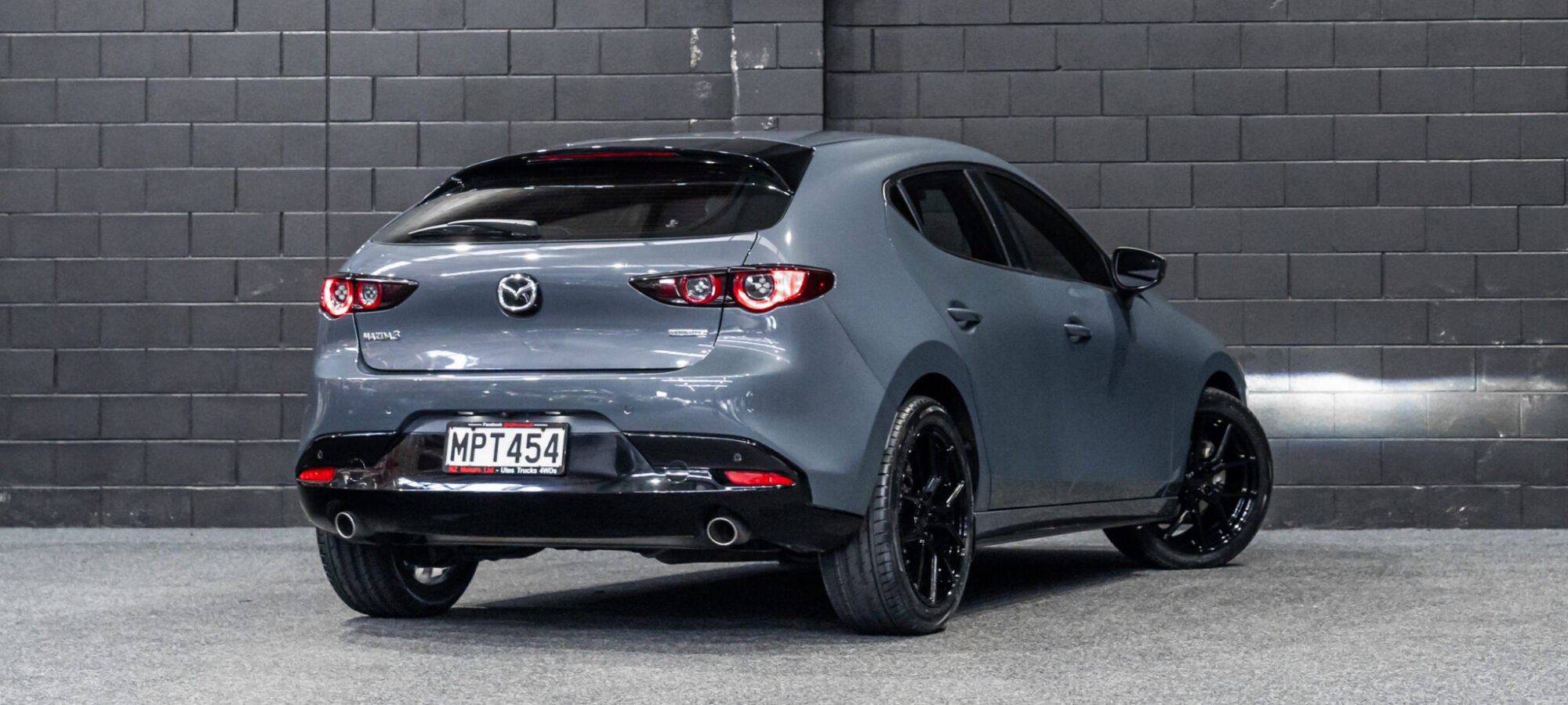 Vehicle Gallery Image