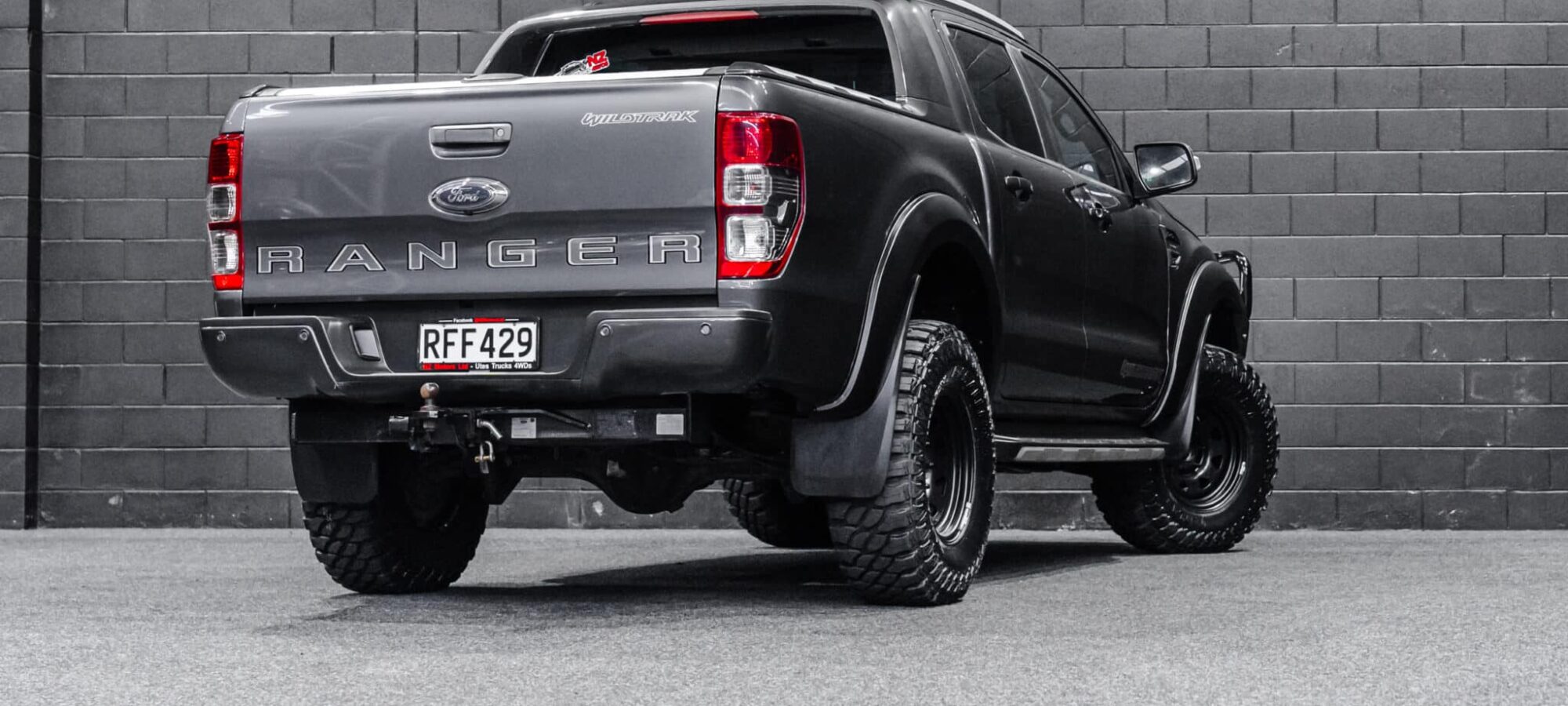 Vehicle Gallery Image