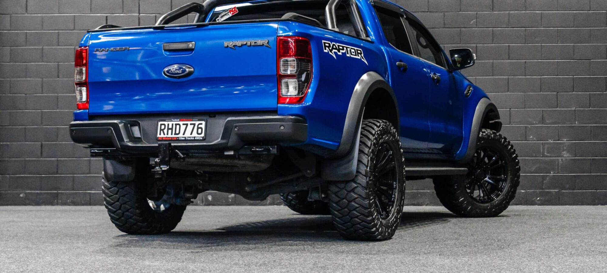 Vehicle Gallery Image