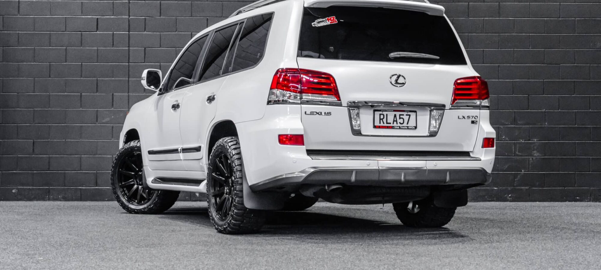 Vehicle Gallery Image