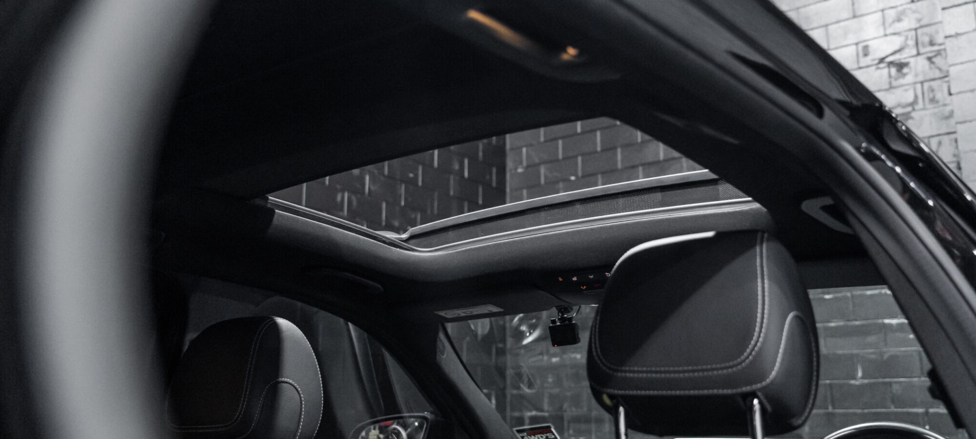 Vehicle Gallery Image