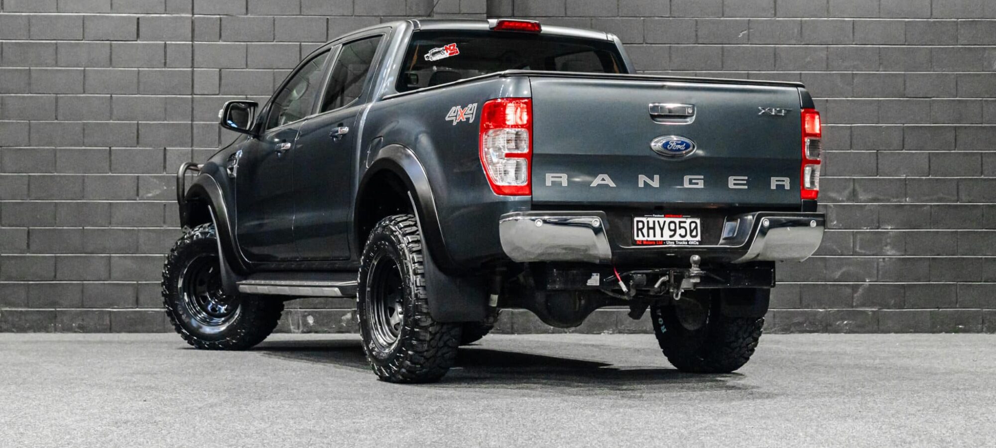 Vehicle Gallery Image