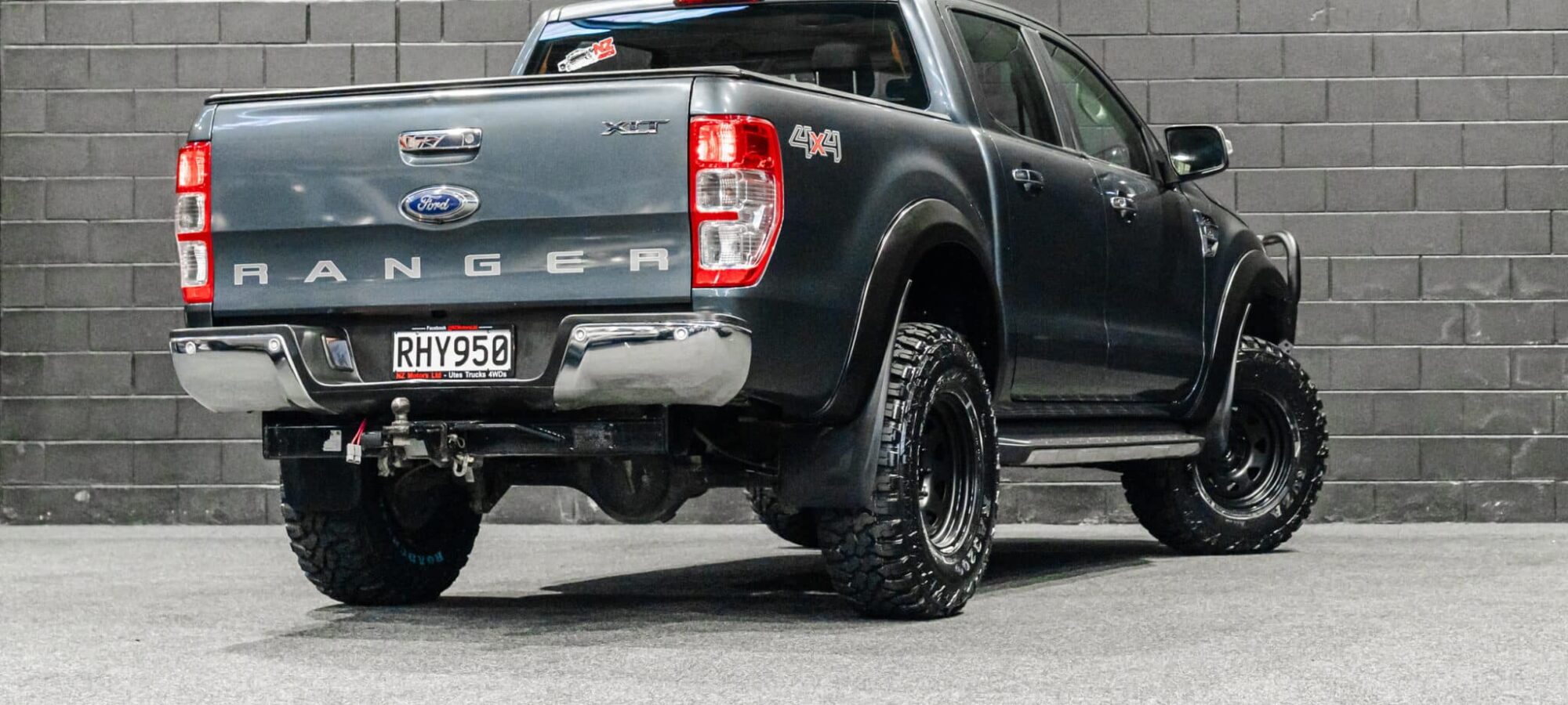 Vehicle Gallery Image