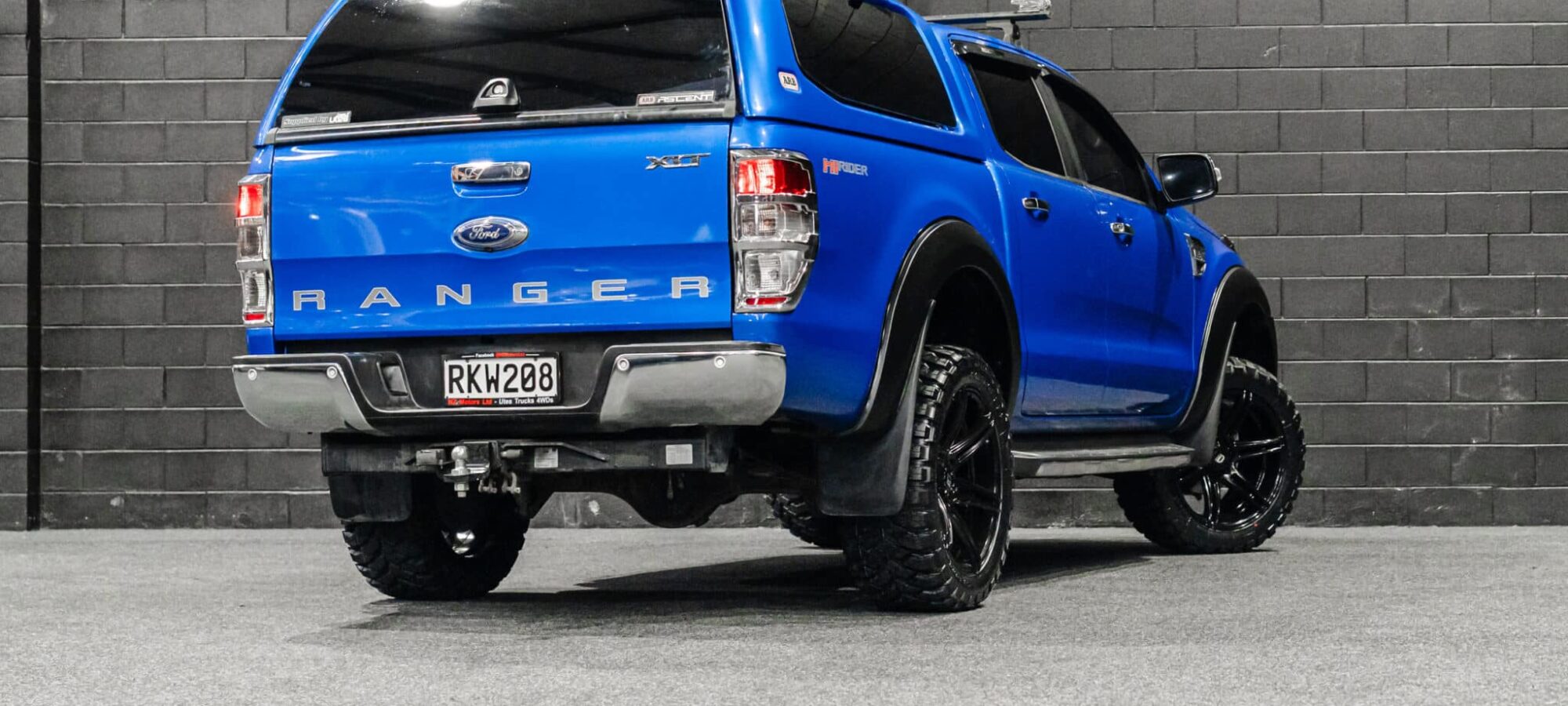 Vehicle Gallery Image