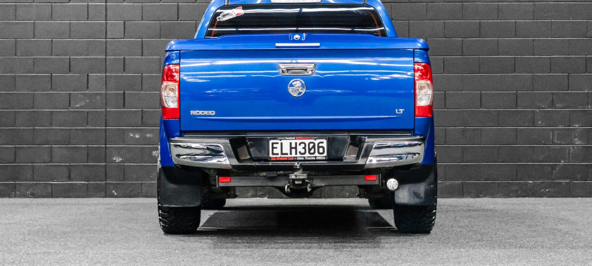 Vehicle Gallery Image