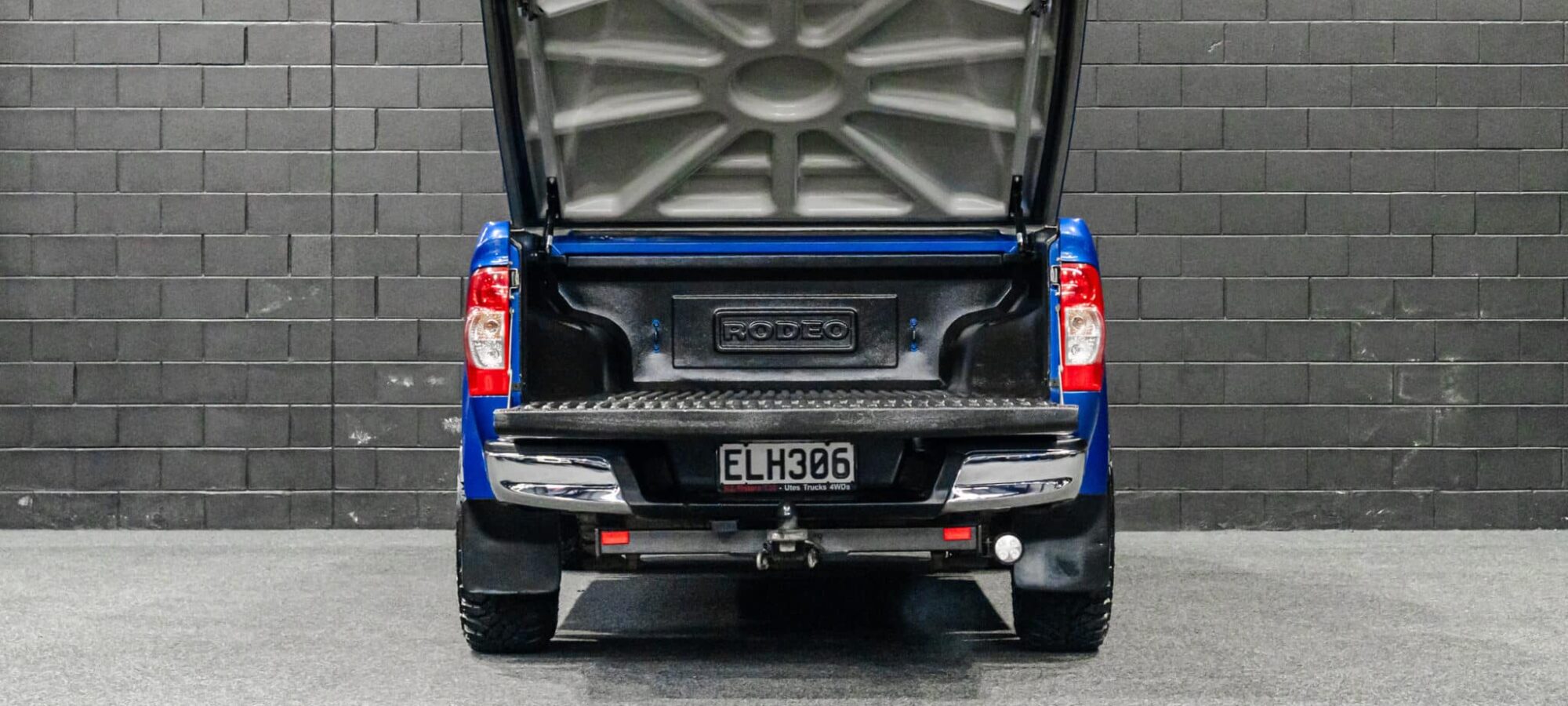 Vehicle Gallery Image