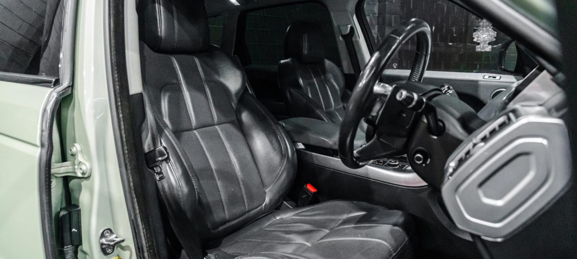 Vehicle Gallery Image