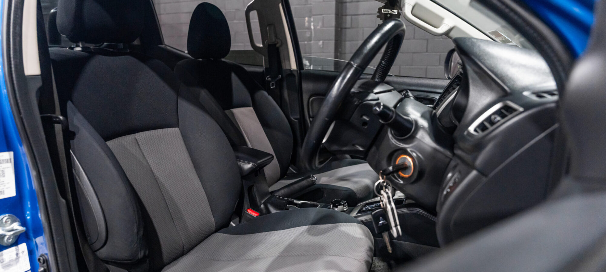 Vehicle Gallery Image