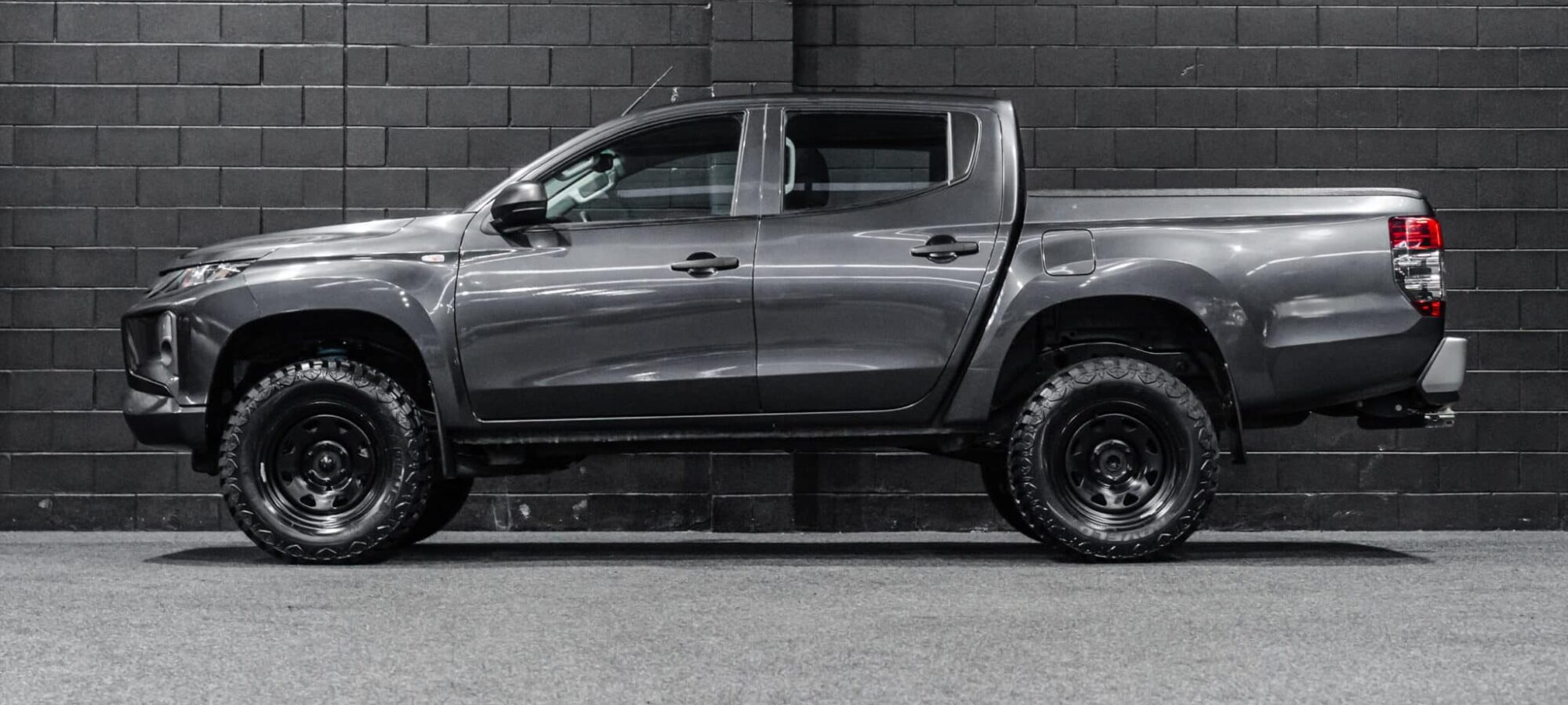 Vehicle Gallery Image
