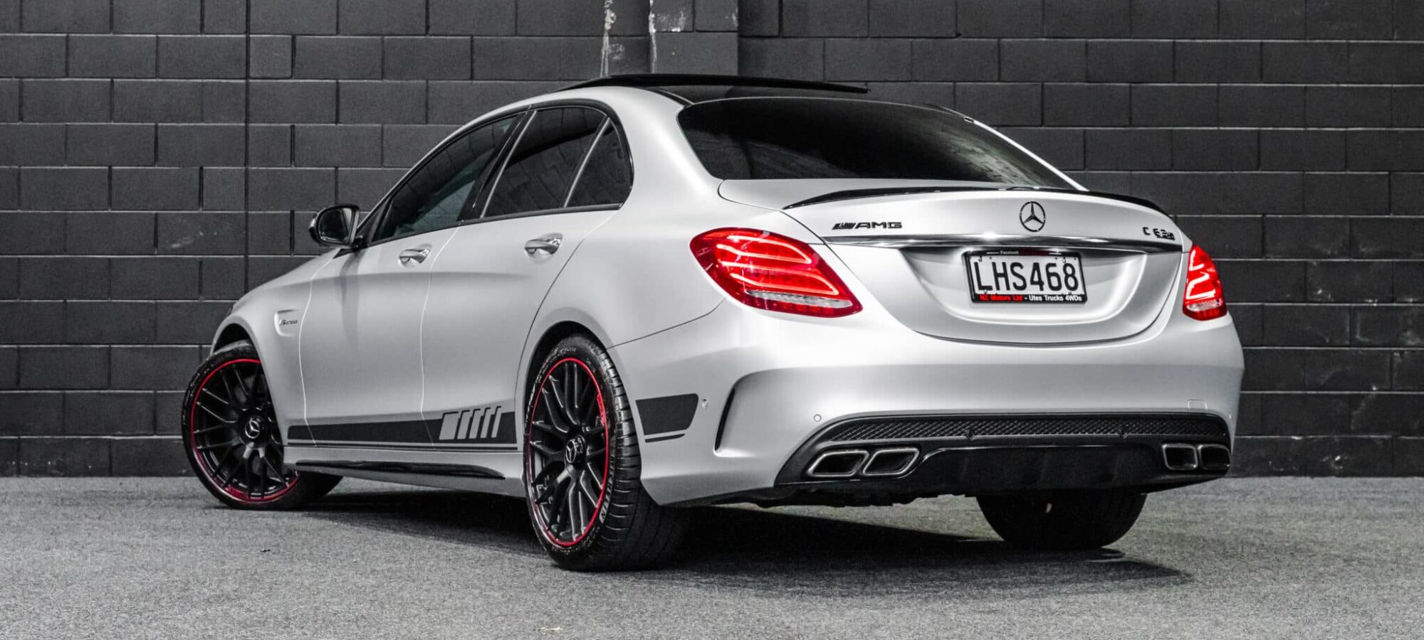 Vehicle Gallery Image