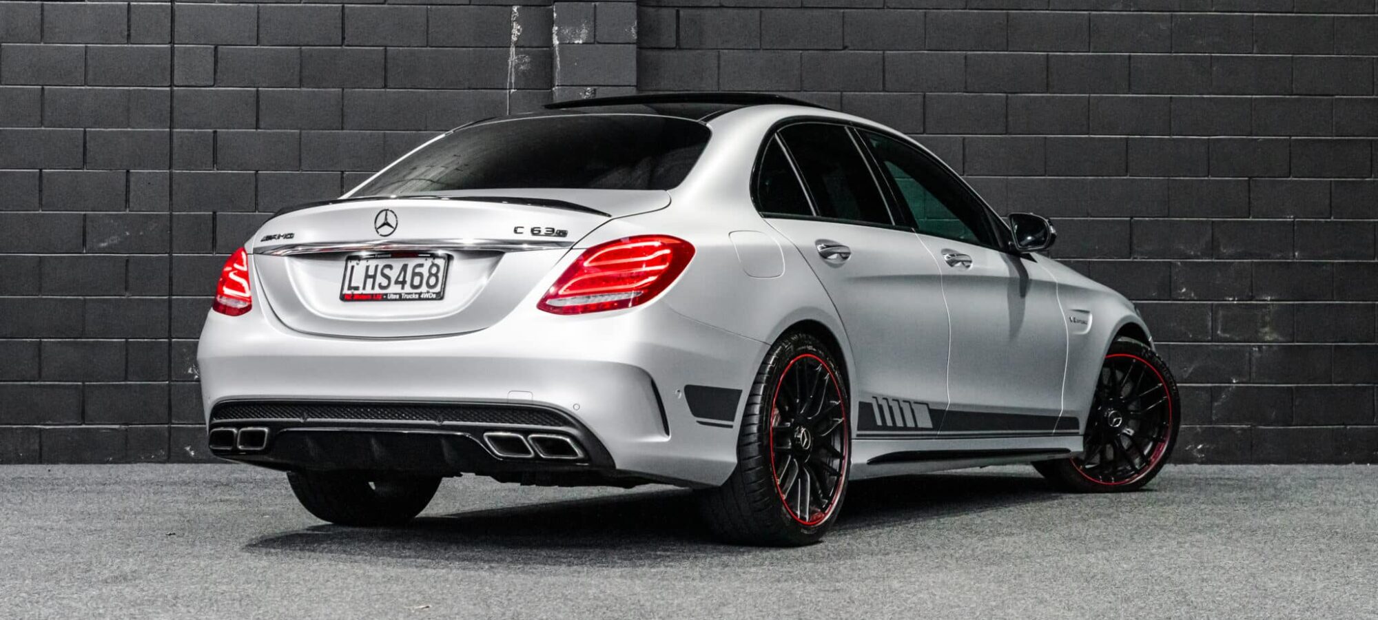 Vehicle Gallery Image