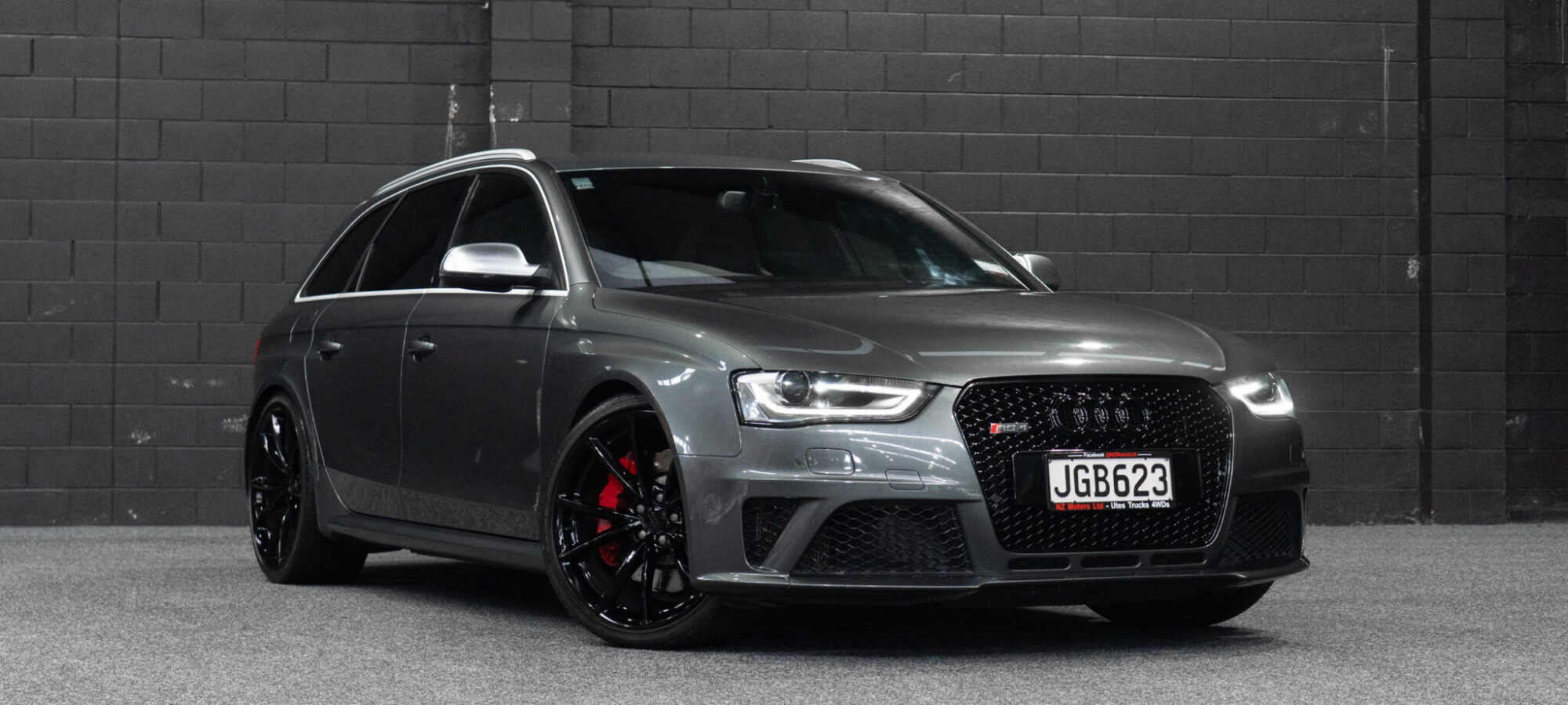 Vehicle Gallery Image