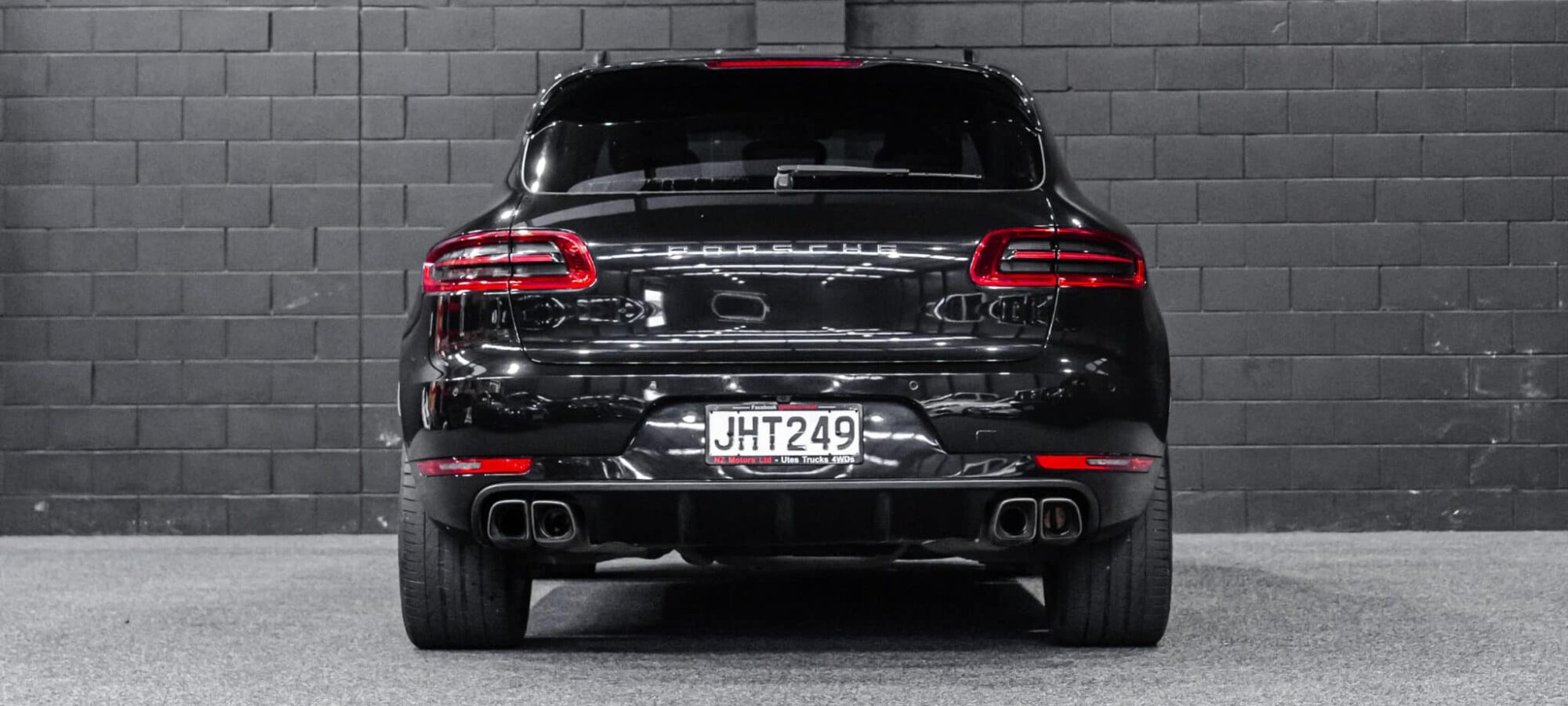 Vehicle Gallery Image